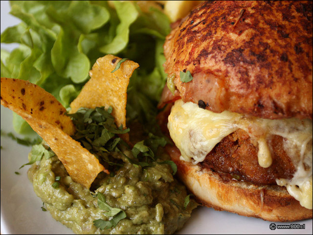 Guacamole y Mexican Burguer - La Mordida