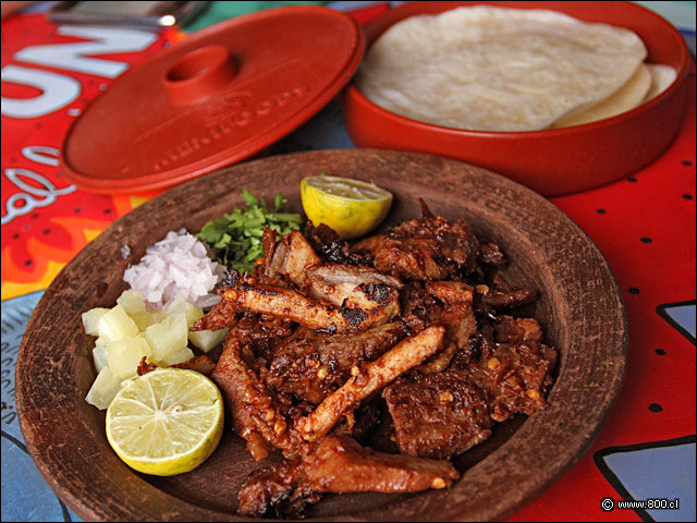 Tacos al Pastor, lomo vetado de cerdo ali�ado  - La Mordida