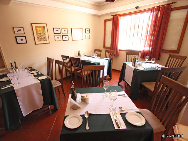 Comedor primer piso contiguo al acceso - Los Toros Italianos