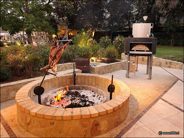 Asador para Cordero al Palo - El Boho - Hotel Sheraton