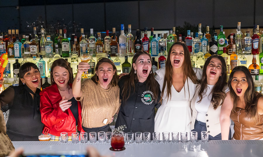4 Guest Bartender en Luna Bar con Bar La Providencia como invitado