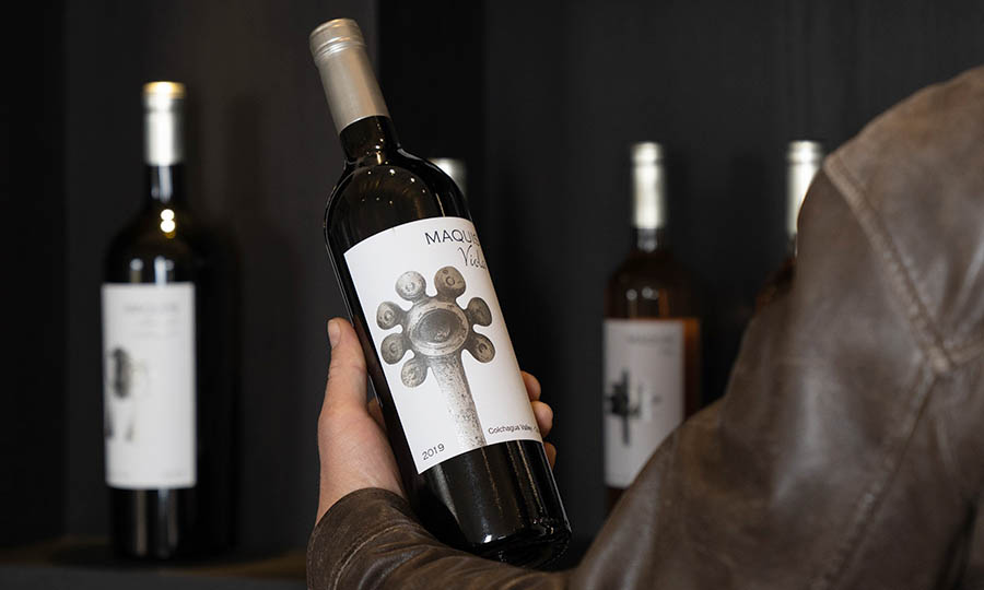 The Wine Advocate situ vino chileno Viola 2021 de Maquis como el mejor Carmnre del mundo