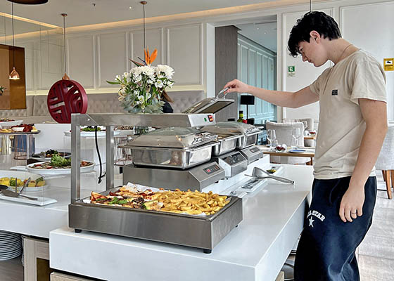 Lazy Brunch: El imperdible almuerzo dominical con bar abierto y acento chileno del Hotel NH Collection Plaza Santiago