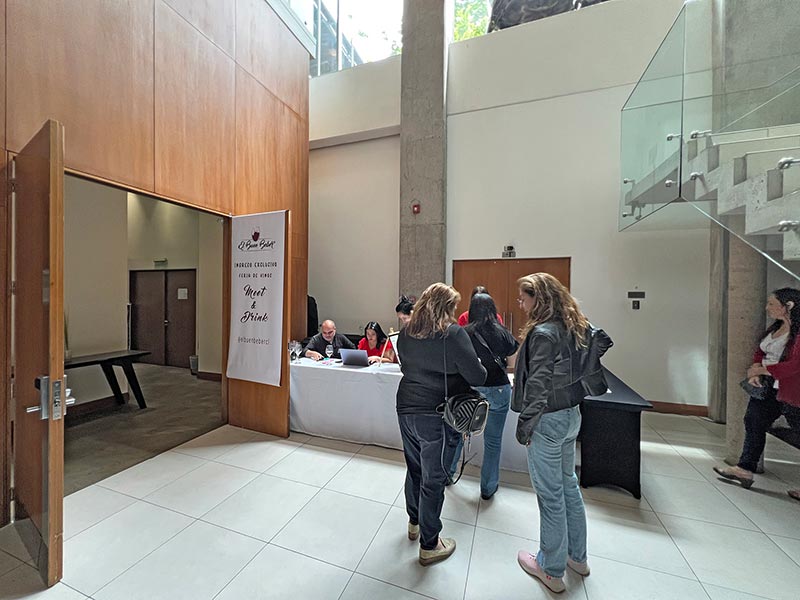 El acceso a la feria de vinos Meet and Drink en Best Western Marina Las Condes