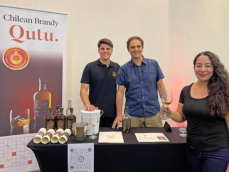 Expositores de Brandy Qutu